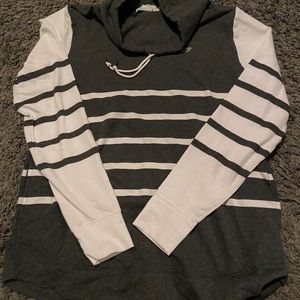 Vineyard vines women’s sweatshirt